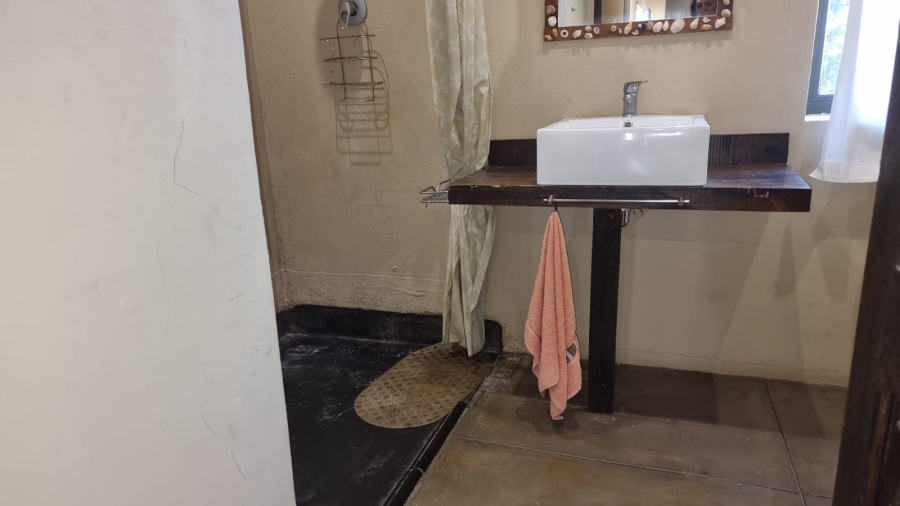 6 Bedroom Property for Sale in Merryhill Eastern Cape